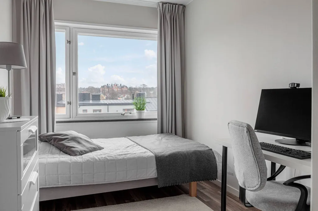 Bedrooms - Well-Planned Penthouse with Two Balconies in Södertälje