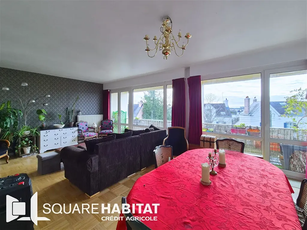 Söögituba - Bright 3-Bed Apartment with Balcony in Vannes Centre
