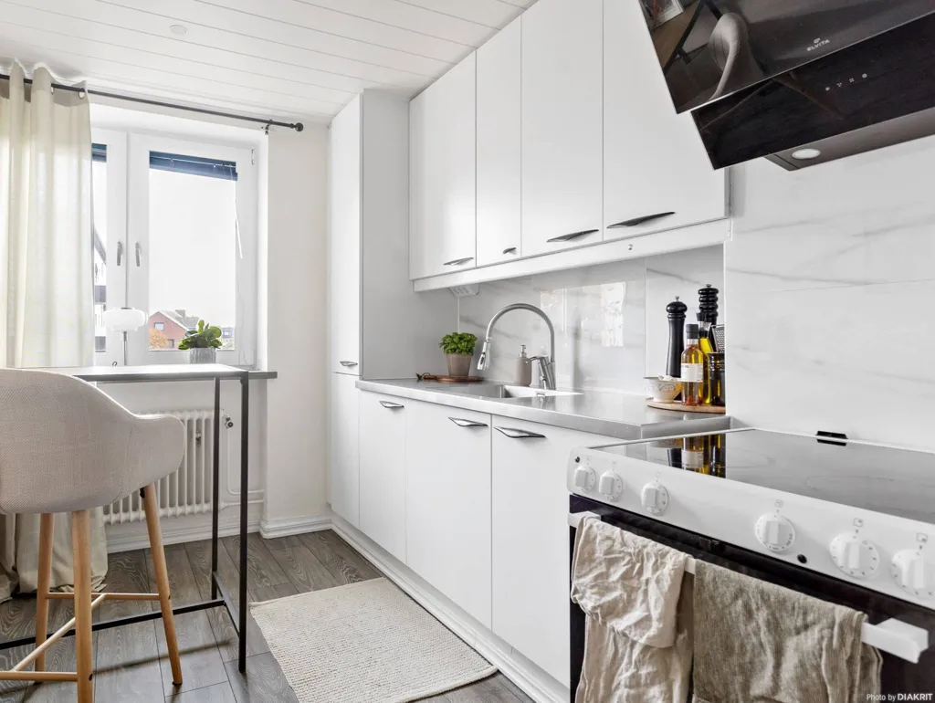 Cuisine - Charming 1.5-Bedroom Flat with Balcony in Trelleborg