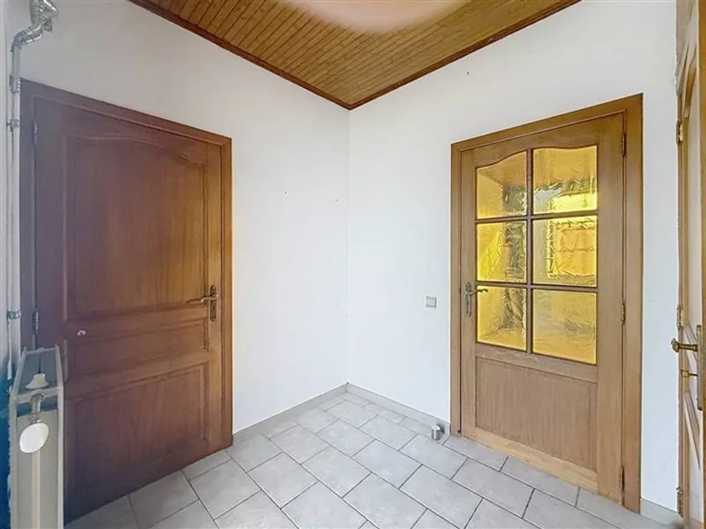 hallway_entrance
