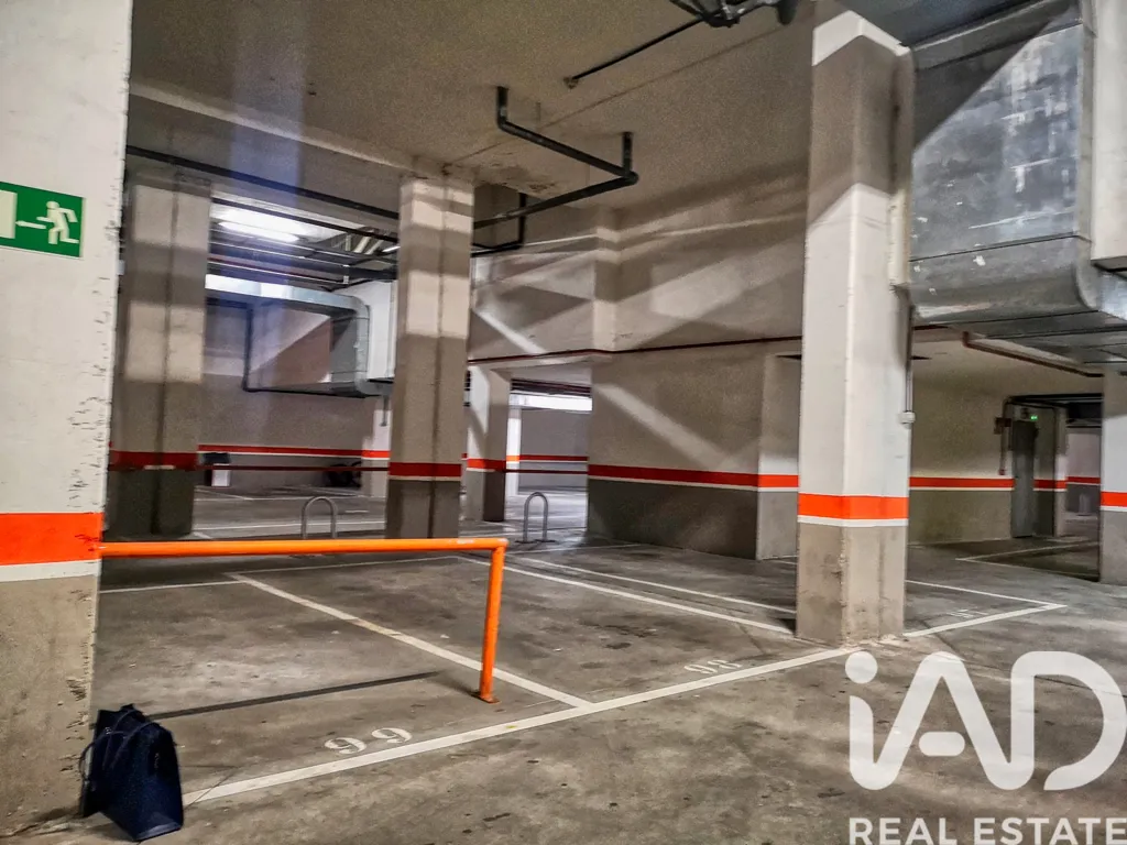 Garaaž - Garage with Pool Access in Alcobendas