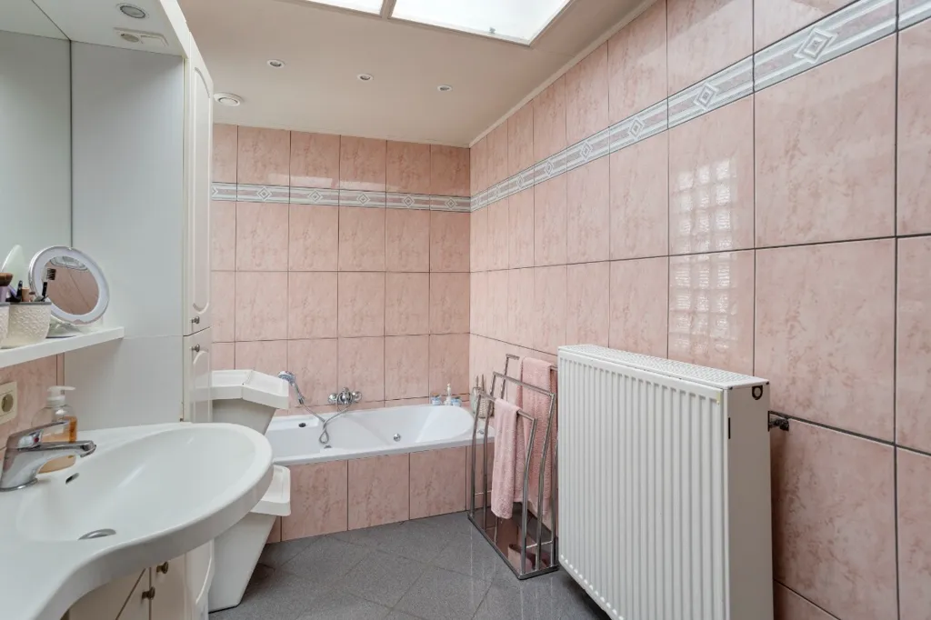 Vannitoad - Ready-to-Move-In House in Herentals