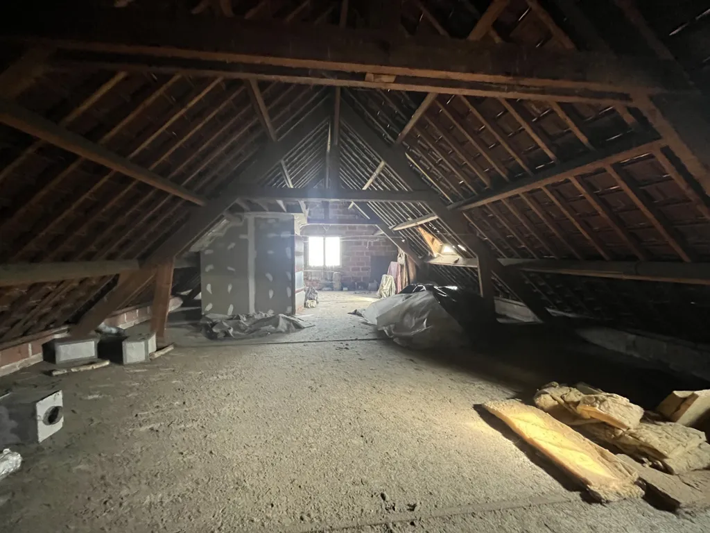 Toad - House with Large Basement in Peaceful Setting