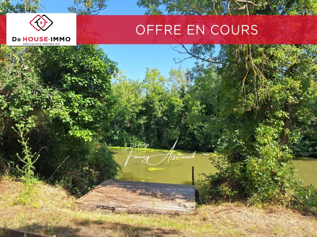 Aed - Tiny House with Canal View in L'Île-d'Elle