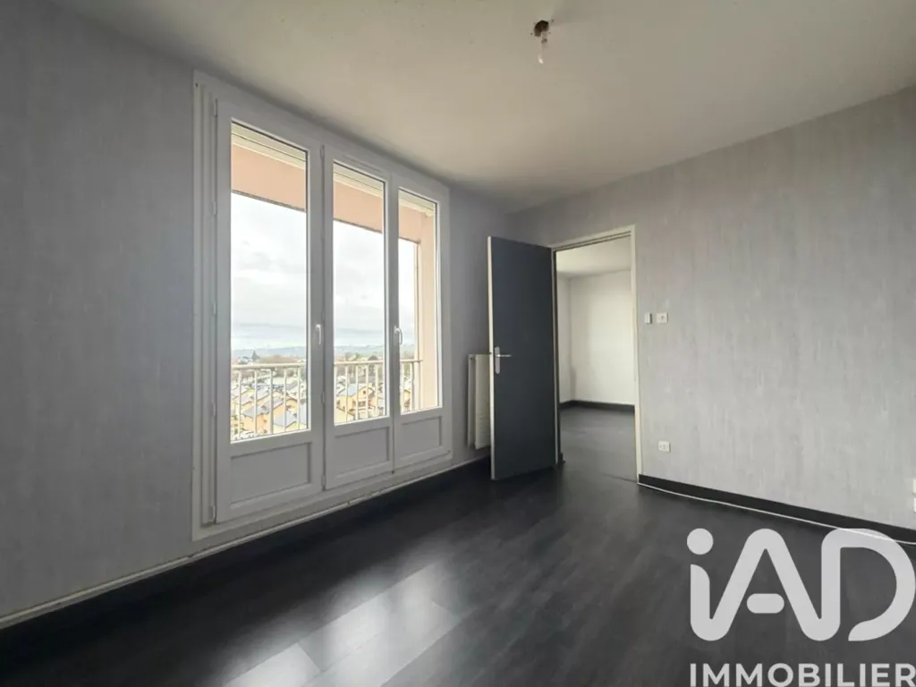 Pièces - Appartement Rénové avec Balcon à Digoin