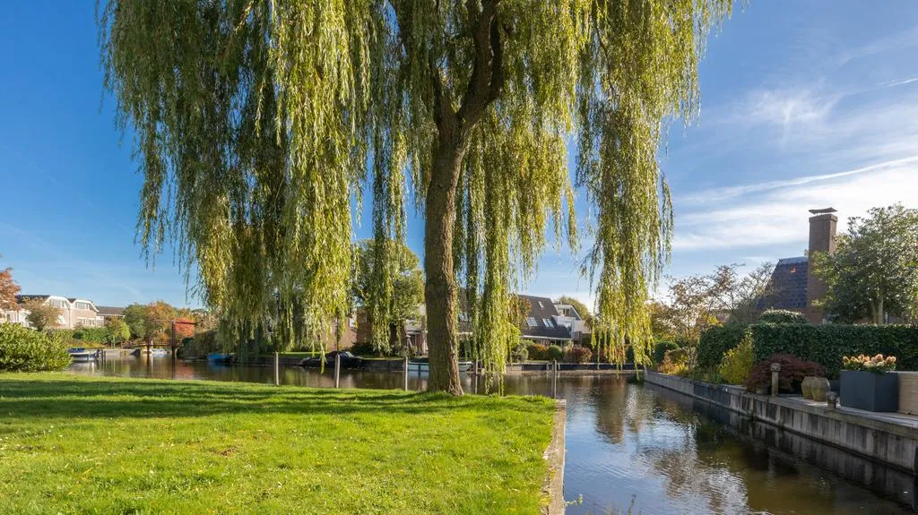 House with Waterfront Access in Leiden