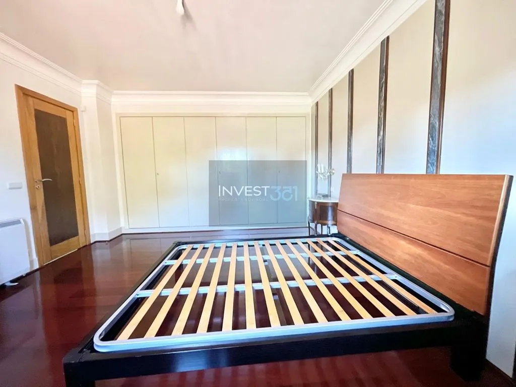 Bedrooms - Single-Story Villa with Terrace in Porto