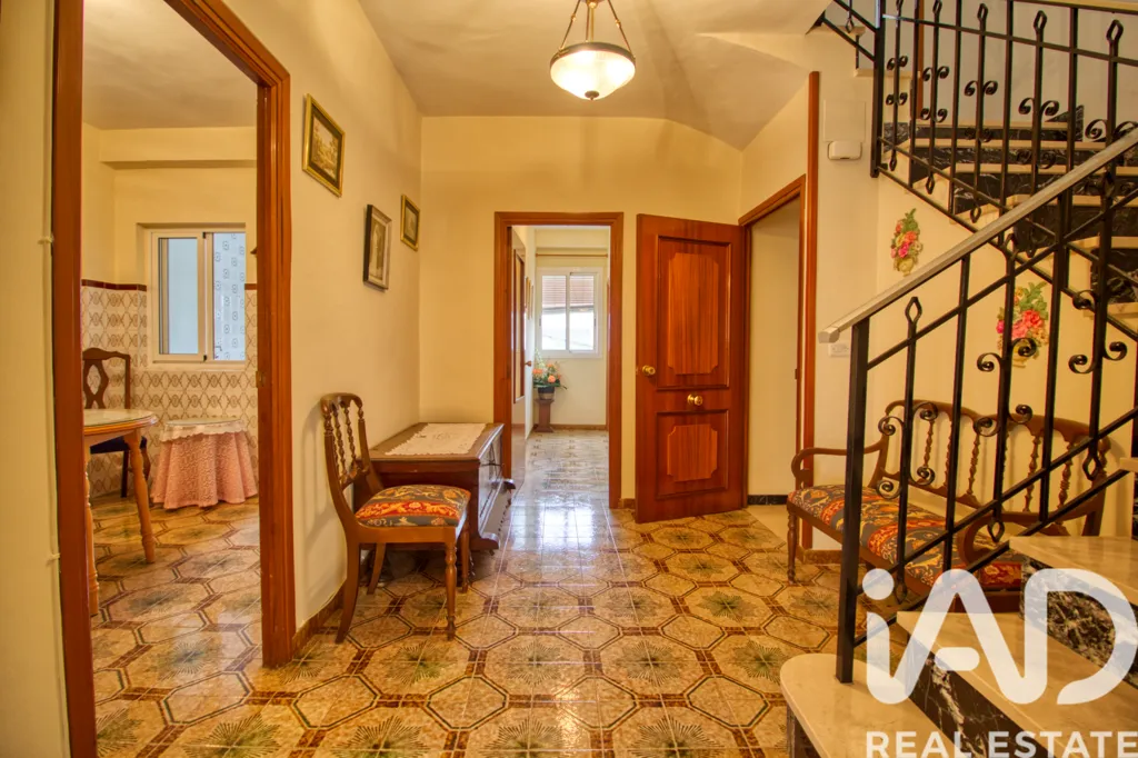 Entrée - Townhouse with Dual Access in Rute