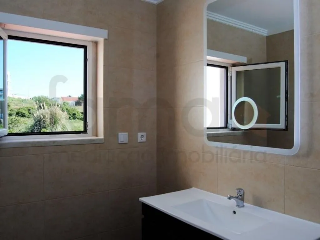Vannitoad - Remodelled House with Sea View in Ericeira