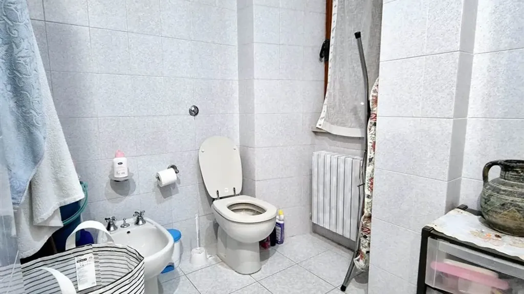 Vannitoad - Three-Bedroom Apartment in Ancona