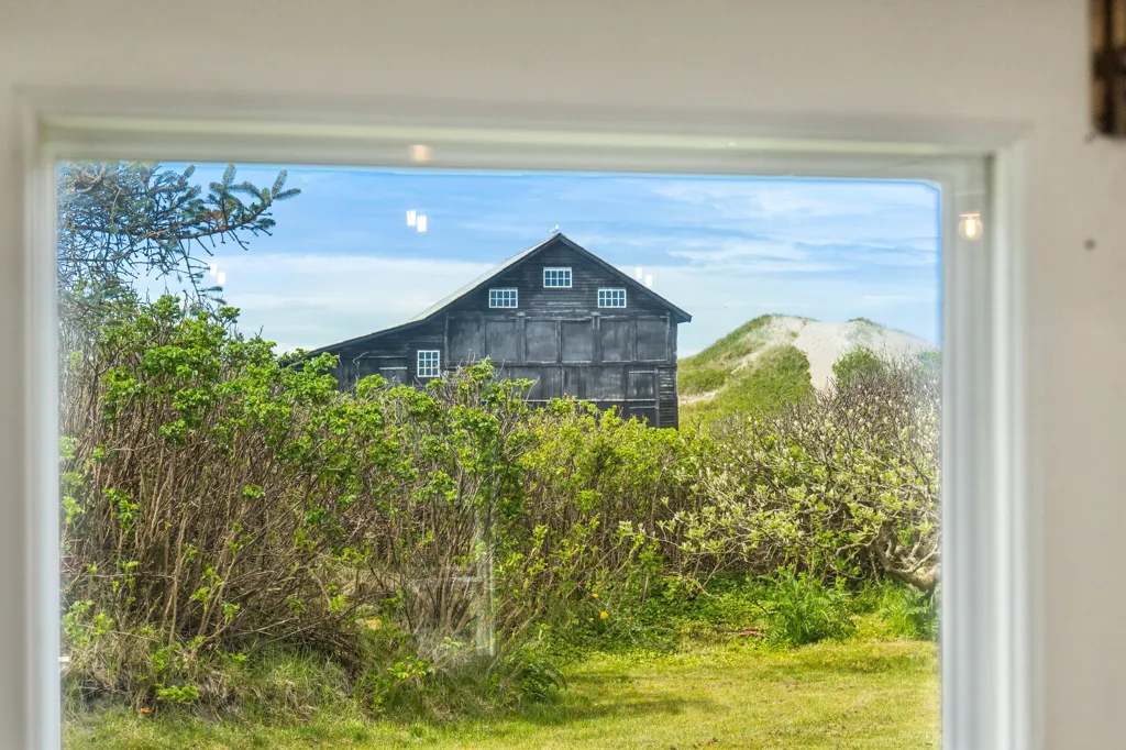 Pièces - Conservation-Grade Lighthouse Farmhouse on West Coast