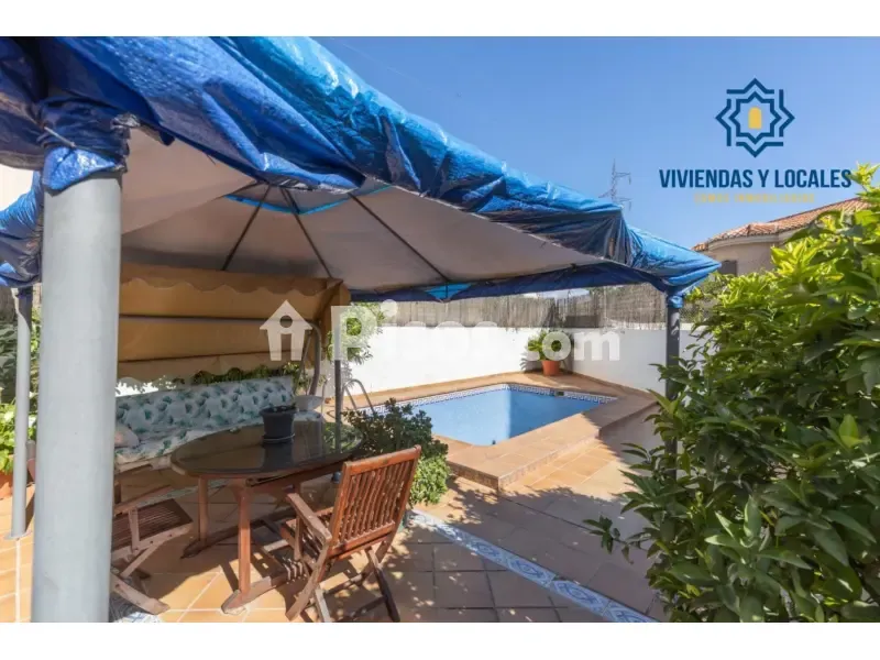 Bassein - Twin-Storey House with Pool in Híjar