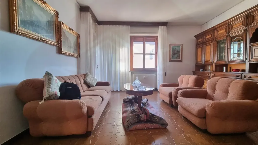 Elutuba - Apartment with Terrace near Empoli Stadium