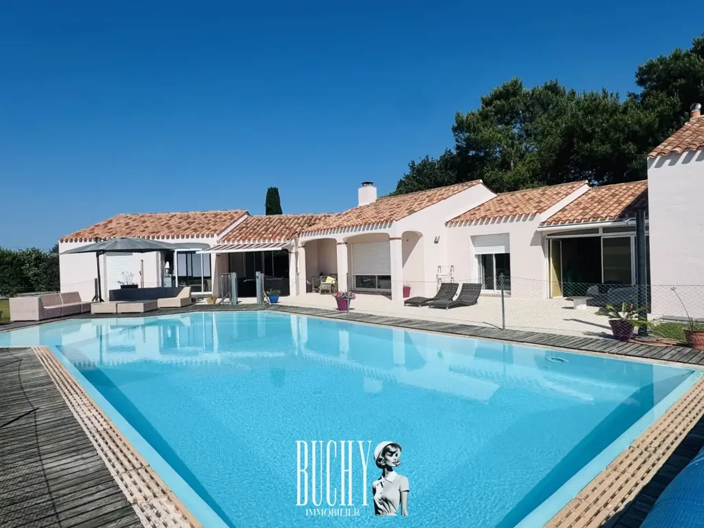 Piscine - Villa avec Piscine à Château d'Olonne