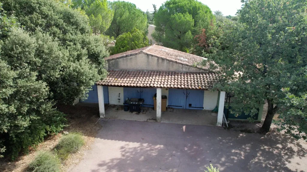 Vista aerea - Buildable Land with Pool near Gordes