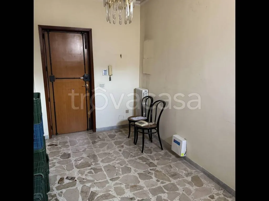 Chambres - 8-Room Apartment with Balcony in Via Cancellieri
