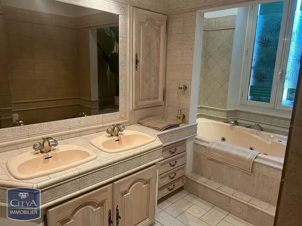 Salles de bain - Appartement de Charme avec Vue Dégagée à Cannes