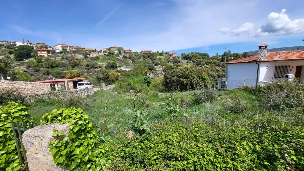 Jardin - Buildable Plot with Community Pool in Santa Cruz de Pinares