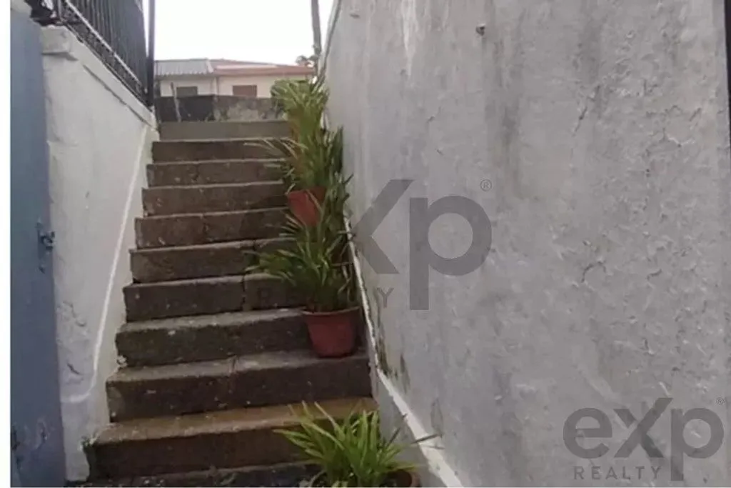 Pièces - Development Land with Dual Access in Vila Nova de Gaia