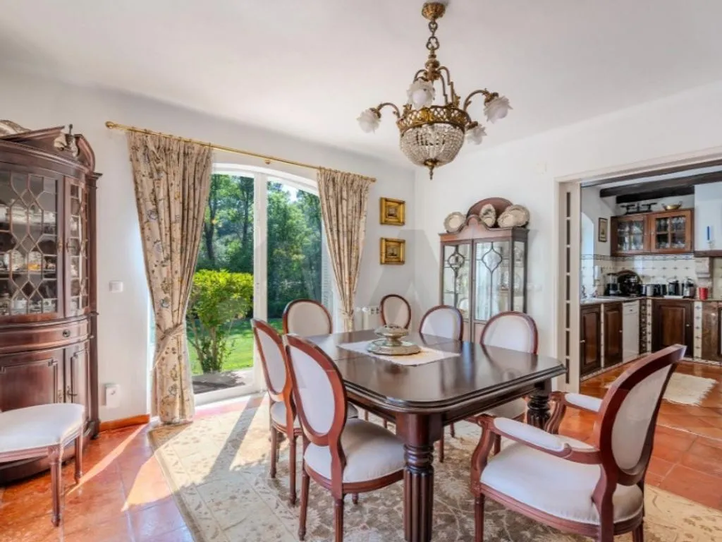 Söögituba - Luxury English-Style House in Mafra