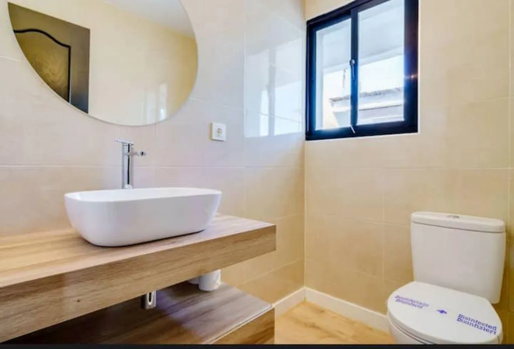 Salles de bain - Seaside Villa with Private Beach in Estepona