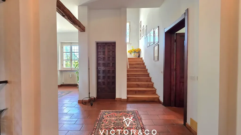 Hallway - Villa with Garden in Novara