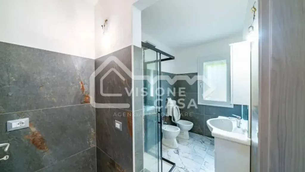 Salles de bain - Rustic Terraced House with Balcony in Bibbiano