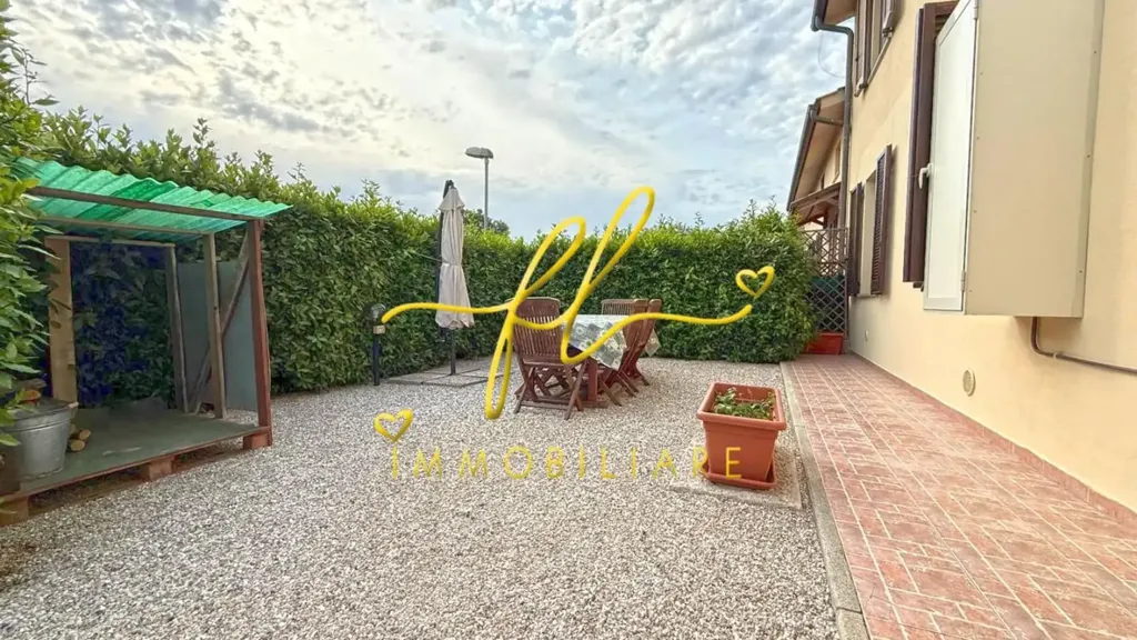 Terrazza - Quadrilocale with Garden in Cecina
