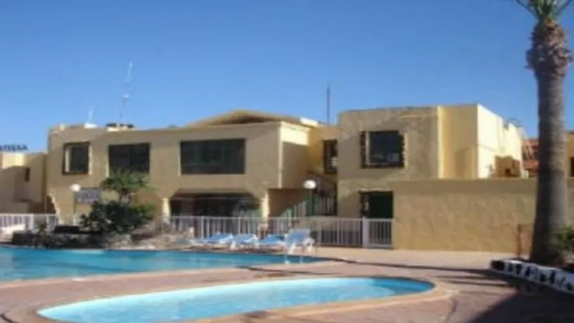 Piscine - Commercial Space with Street Access in Antigua