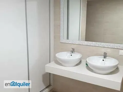 Bathrooms - Modernised Apartment with Balcony in Córdoba