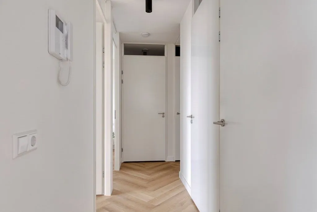 hallway_entrance