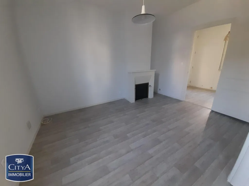 Toad - Bright Studio with Parking in Châtellerault