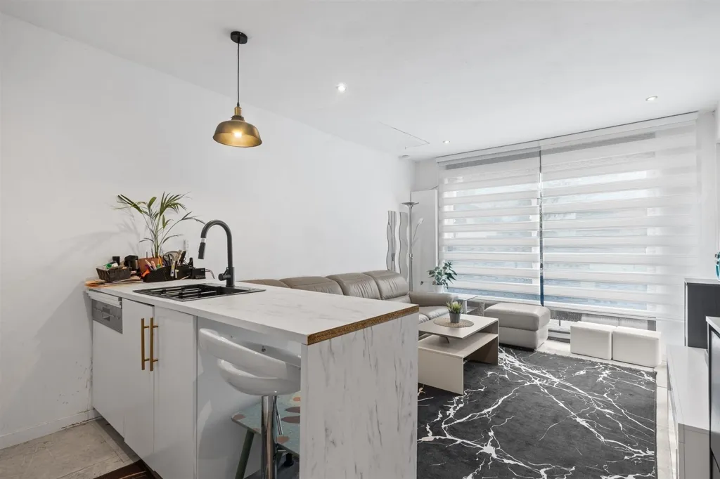Cucina - Semi-Open Development with 6 Bedrooms in Overmere