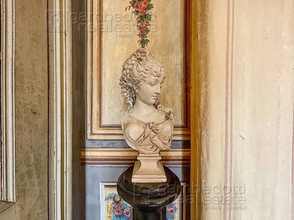 Rooms - Historic Villa with Garden in Barge