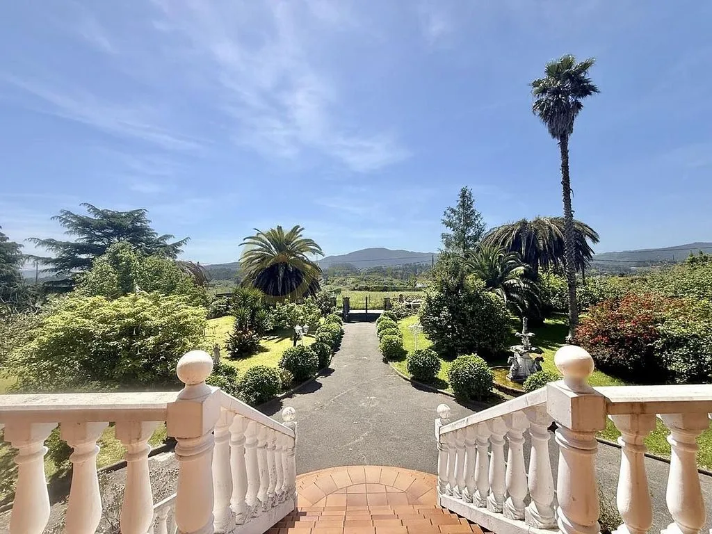 Pièces - Chalet with Pool and Terrace in Lugar Granda