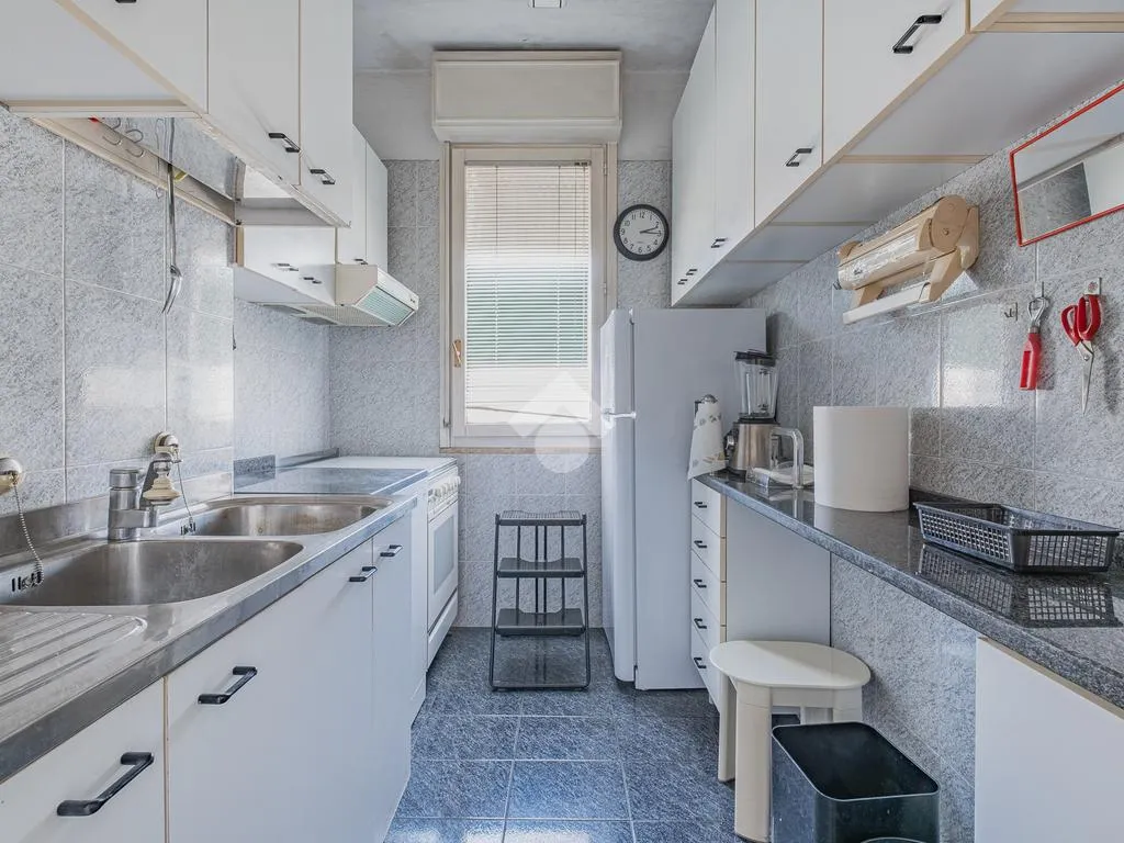 Cuisine - South-Facing Apartment with Terrace in Rome
