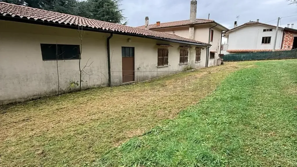Garden - Villa with Private Garden in Altissimo