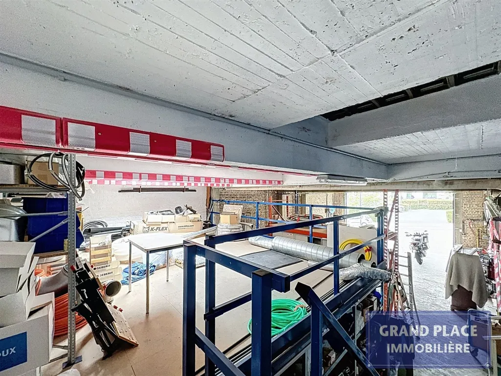 Buanderie - Immeuble avec Entrepôt et Appartements Rénovés près de Bruxelles