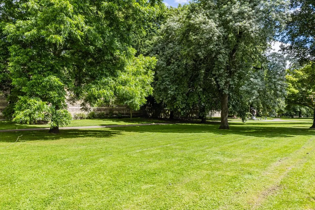 Giardino - Luxury Apartment with Park View in Maastricht
