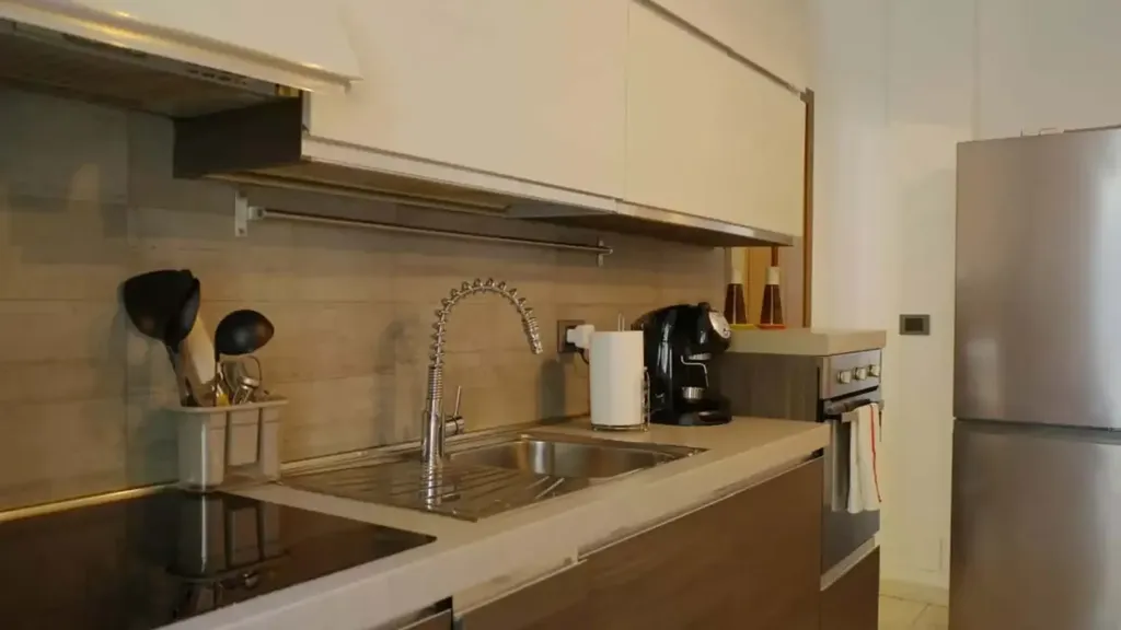 Cuisine - Bright Studio with Metro Access in Milan
