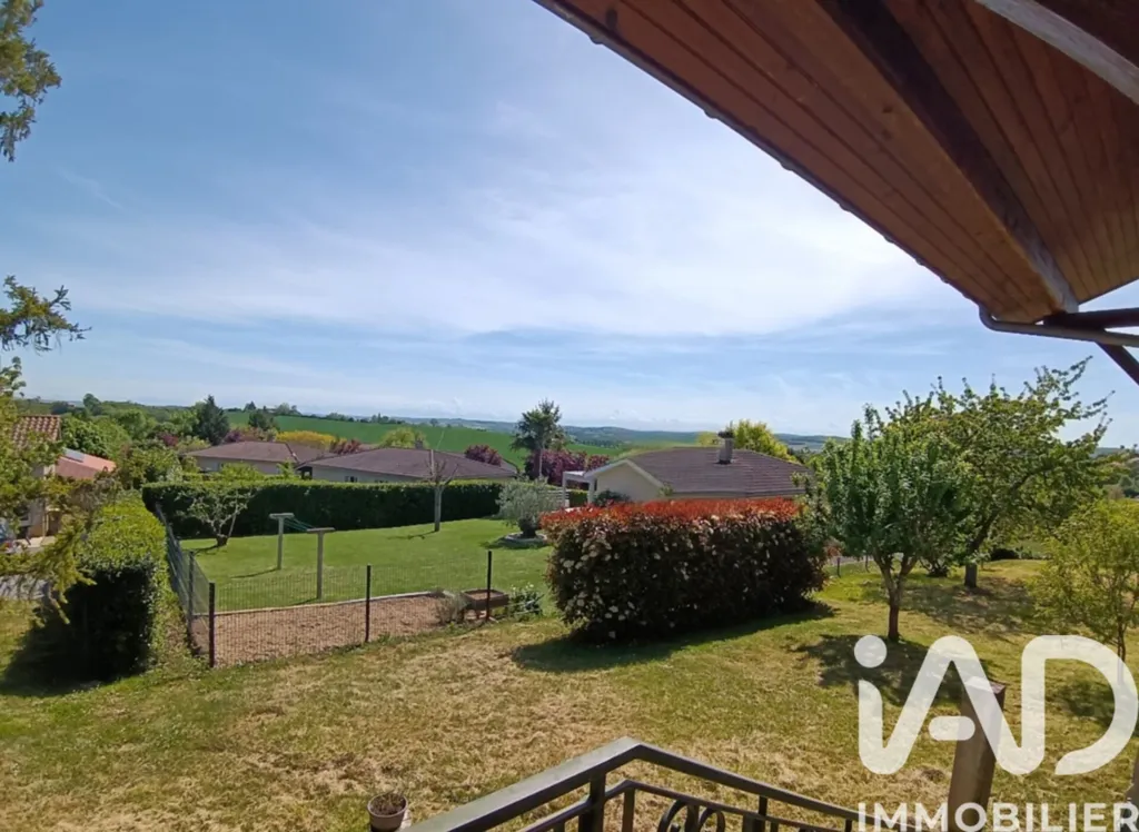 Jardin - Maison avec Vue sur les Pyrénées à Beaumarchés