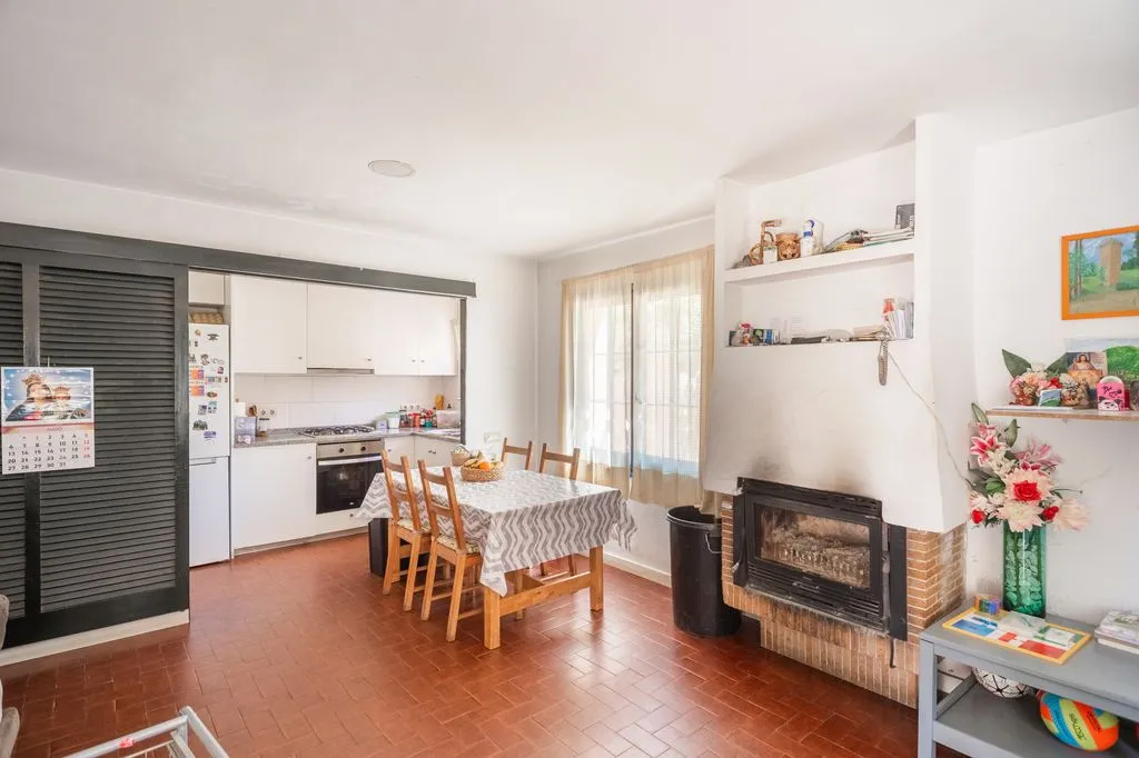 Sala da pranzo - Luxury House with Historic Tower in Mont-ras