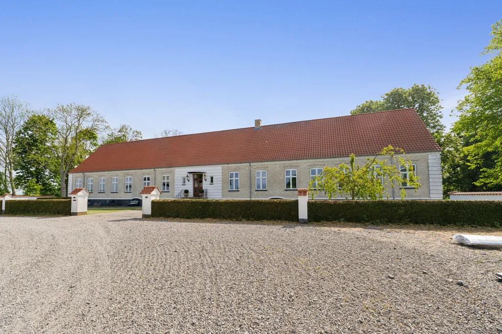 Exterior - Historic Manor with Garden in Midtsjælland