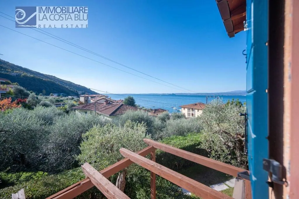 Terrazza - Luxury Apartment with Pool in Torri del Benaco