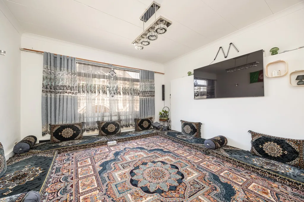 Living Room - Mixed-Use Investment Property in Antwerp