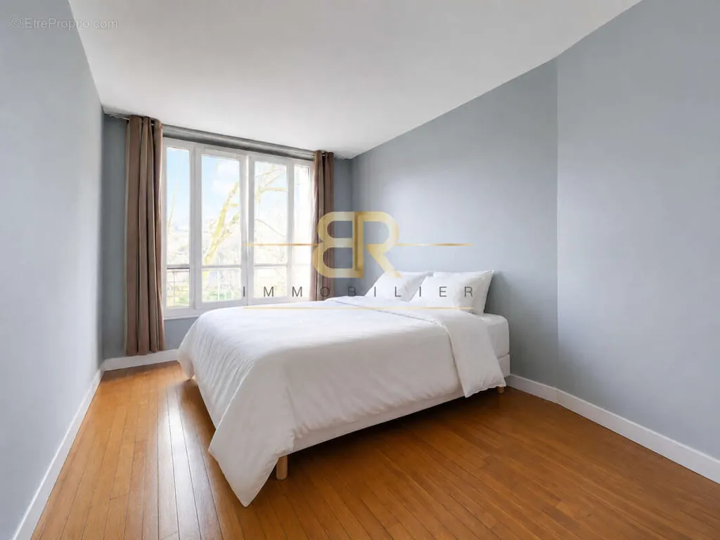 4-toaline korter asukohas Paris-17e