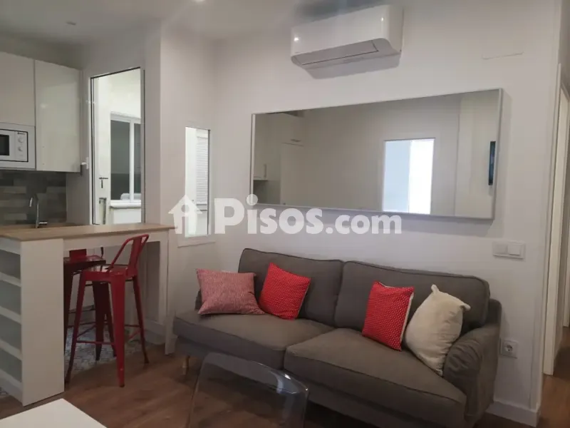 Living Room - Fully Furnished Flat with Balcony in Chamberí