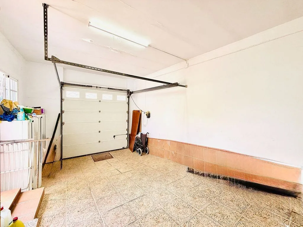 Garage - Single-Storey Chalet with Terrace in Montequinto