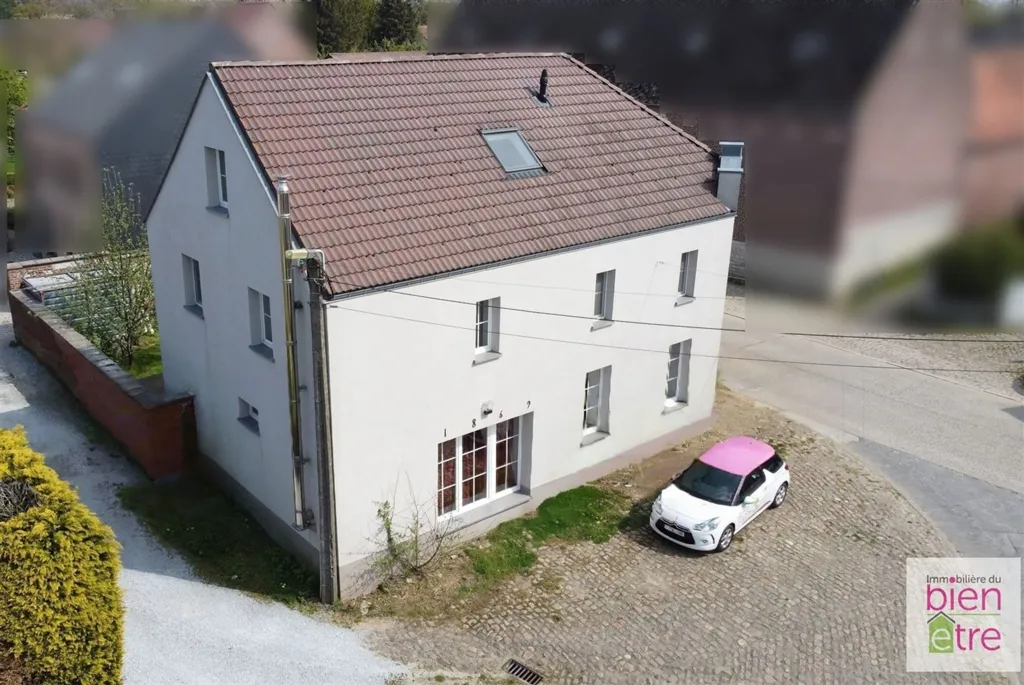 Vue aérienne - Maison Rénovée avec Terrasse à Roux-Miroir