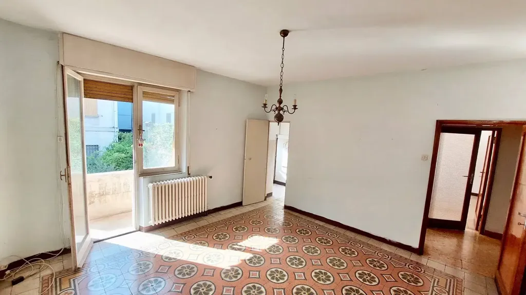 Rooms - 7-Room Apartment with Balcony in Fabriano